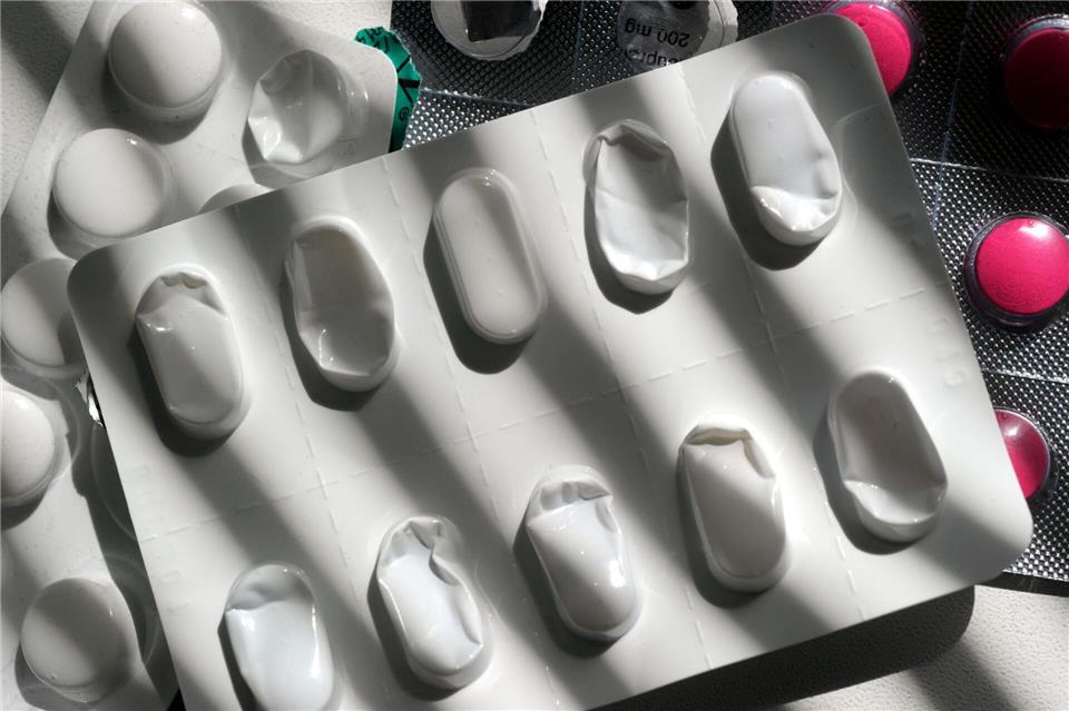 Solche Blister können in die Gelbe Tonne - sofern wirklich keine Tabletten mehr drin sind. Andernfalls gehören sie meist in den Restmüll.Federico Gambarini/dpa/dpa-tmn