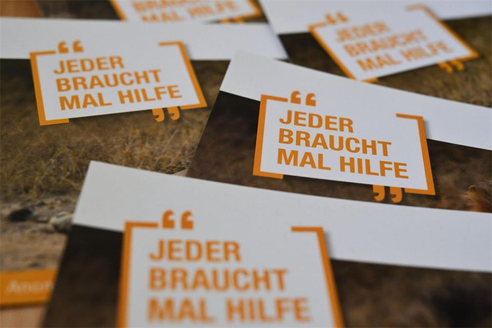 Solche Karten sollen zeigen: Es ist normal, sich Hilfe zu holen.Soeren Stache/dpa