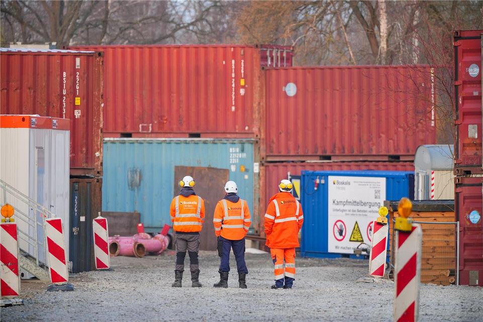 Solche Schutzwände errichtet die Stadt Oranienburg bei Bomben-Funden, um Schäden durch unkontrollierte Detontationen zu verhindern. (Archivbild)Soeren Stache/dpa