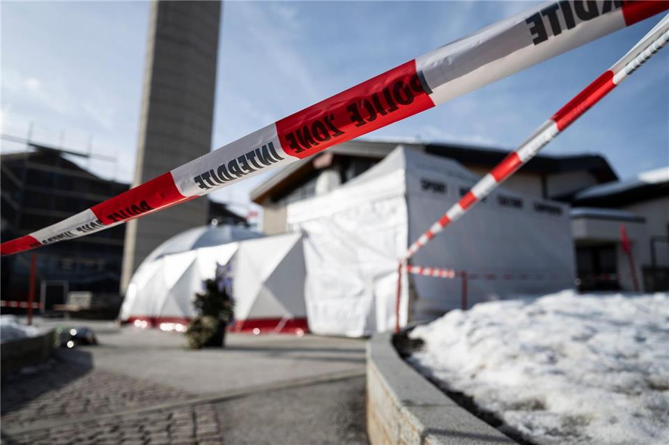 Soll schnell wieder aufgebaut werden: Die Gedenksttte in Crans-Montana.Alessandro Della Valle/KEYSTONE/dpa