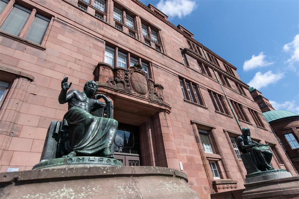 Sollte Freiburg den Titel bekommen, gäbe es weiterhin vier Exzellenzuniversitäten im Südwesten. (Archivbild)Patrick Seeger/dpa