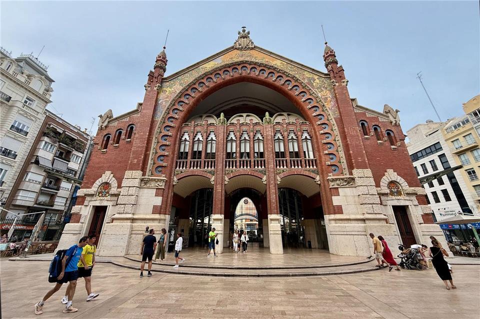 Sollte bei einem Valencia-Besuch auf dem Programm stehen: der Mercado de Colón.Wolfgang Stelljes/dpa-tmn