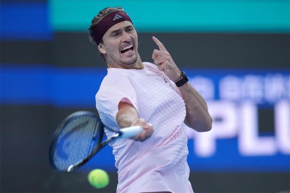 Sollte beim Show-Turnier in Saudi-Arabien auch aufschlagen: Alexander Zverev. (Archivbild)Achmad Ibrahim/AP/dpa