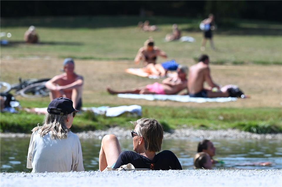 Sommerliches Wetter bleibt den Bayern erhalten. (Archivbild)Florian Diettrich/dpa