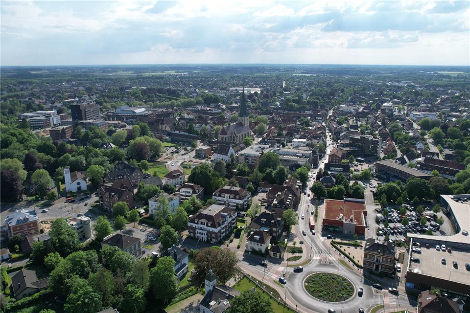 Stadt Borken rechnet mit 6,1 Millionen Euro Minus Sonne über Borken: Die finanziellen Aussichten verdüstern sich aber rapide.