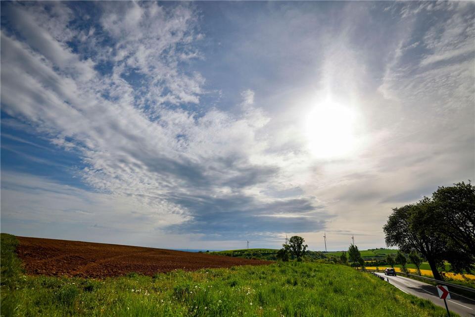 Sonne und Quellwolken bestimmen das Wetter in Nordrhein-Westfalen. (Symbolbild)Thomas Banneyer/dpa