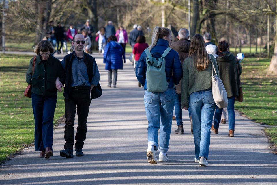 Sonne und milde Temperaturen prägen in Hessen das Wetter bis zur Wochenmitte. (Archivbild)Florian Wiegand/dpa