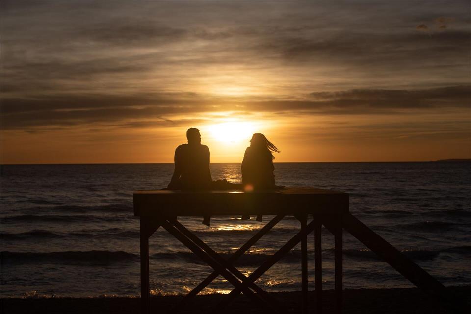 Sonnenuntergang auf Mallorca: Das Mittelmeer liegt weiter hoch im Kurs - und übertrifft die nordischen Länder mit Blick auf die Buchungszahlen um Längen.picture alliance/dpa