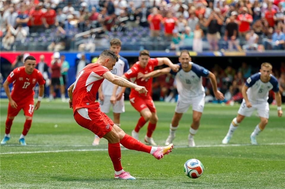 Sorgte vom Punkt für den Endstand: Granit Xhaka.Peter Klaunzer/KEYSTONE/dpa