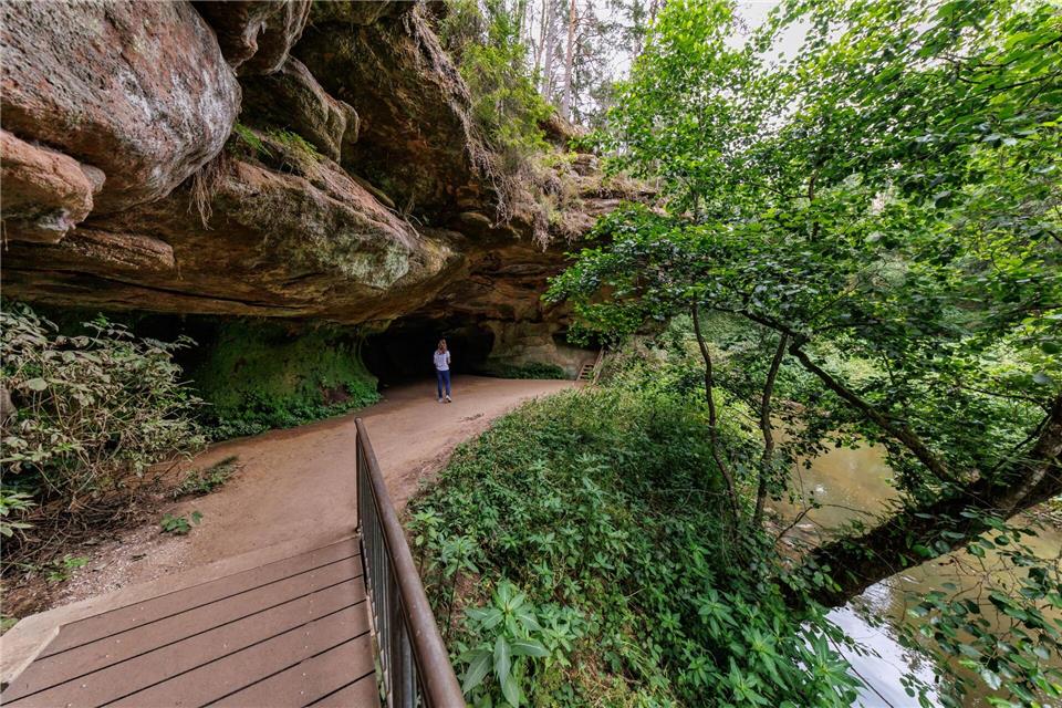 Soziale Medien und Outdoor-Portale haben die Schwarzachklamm auch weit über die Region hinaus bekannt gemacht - und das vsorgt zum Teil für Probleme. Daniel Karmann/dpa