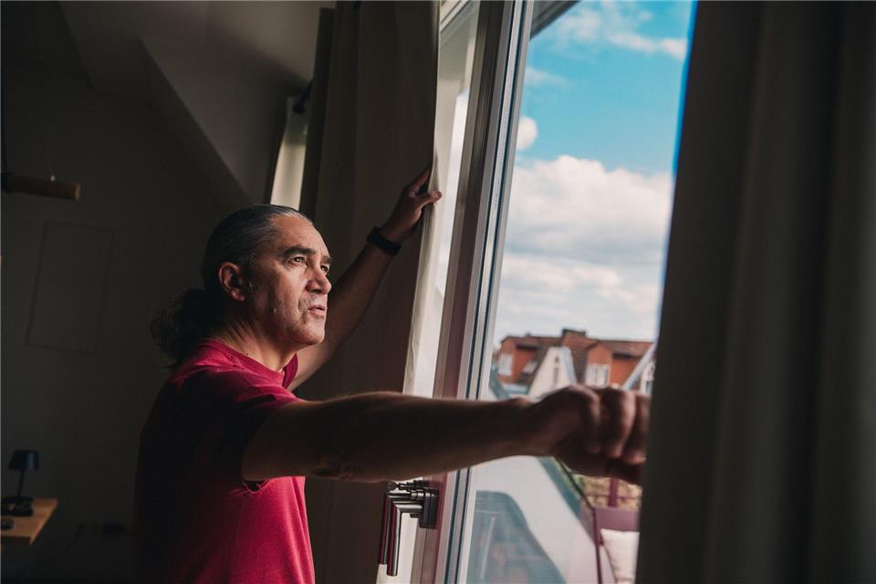 Sozialer Rückzug kann eine Antwort auf stressige Alltagsphasen sein. Unter Umständen ist das Verhalten aber auch Merkmal einer psychischen Erkrankung.picture alliance / dpa-tmn