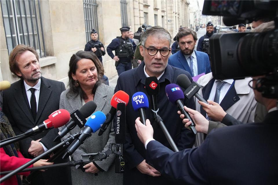 Sozialistenchef Faure könnte künftiger Premier in Frankreich werden.Christophe Ena/AP/dpa