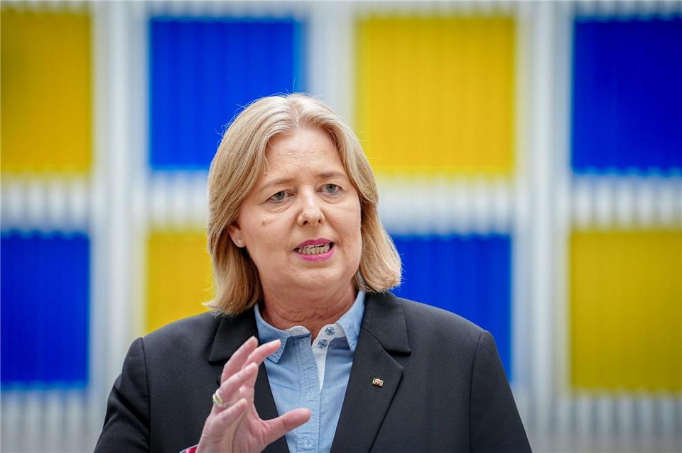 Sozialministerin Bärbel Bas (SPD) hat zum Start der Kommission Vorschläge angekündigt, „wie die Alterssicherung auch in kommenden Jahrzehnten stabil, gerecht und nachhaltig bleibt“. (Archivfoto)Kay Nietfeld/dpa