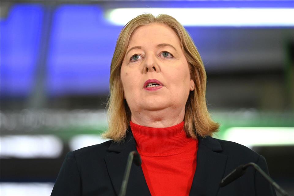 Sozialministerin Bas sieht keinen Grund für Änderungen an ihrem Rentenpaket. Elisa Schu/dpa