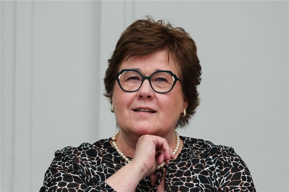 Sozialministerin Petra Grimm-Benne (SPD) lobt das ausdauernde Engagement für Vielfalt. Sie ist bei der Verleihung des Integrationspreises des Landes Sachsen-Anhalt dabei. (Archivbild)Jan Woitas/dpa