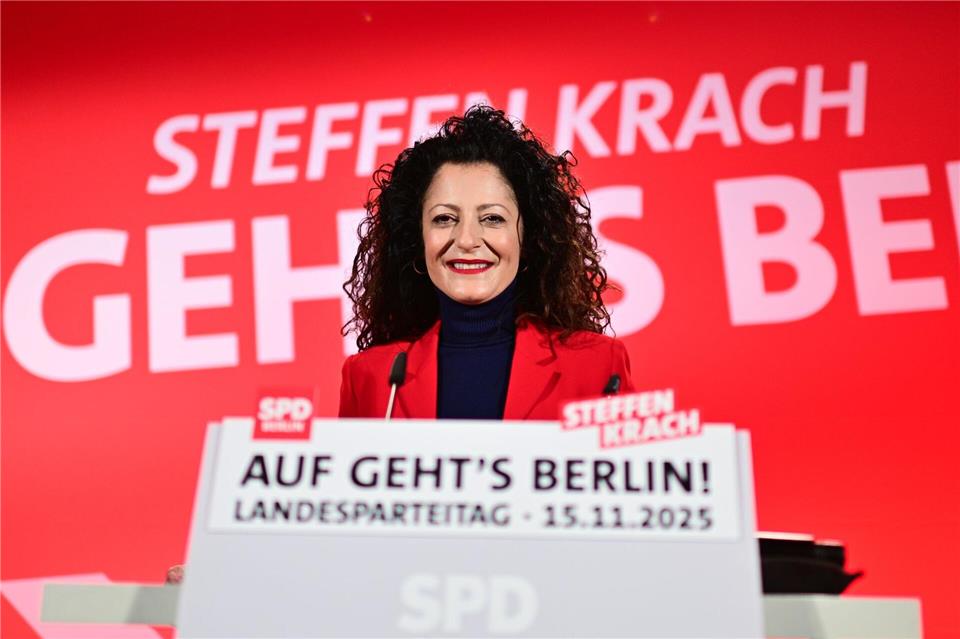 Sozialsenatorin Cansel Kiziltepe stärkte Steffen Krach den Rücken. Sebastian Christoph Gollnow/dpa