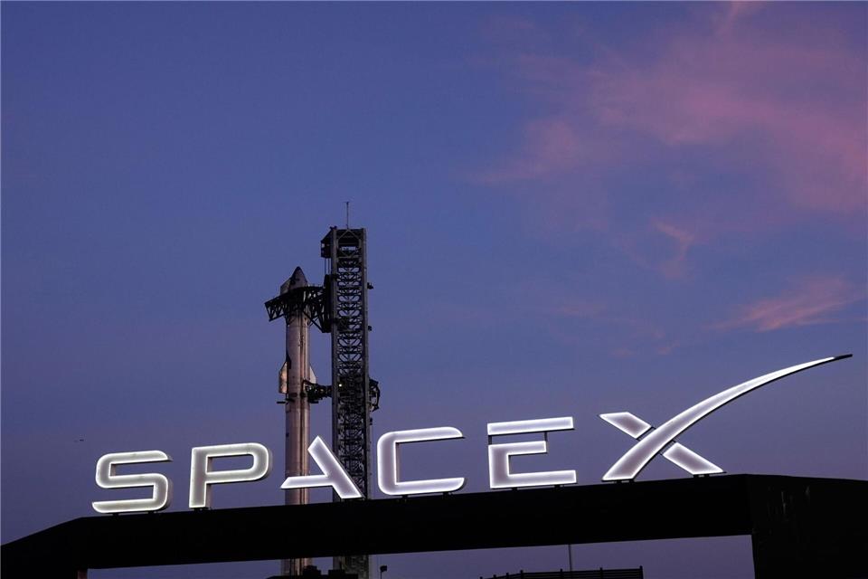 SpaceX investiert massiv in die neue Riesen-Rakete Starship. (Archivbild)Eric Gay/AP/dpa