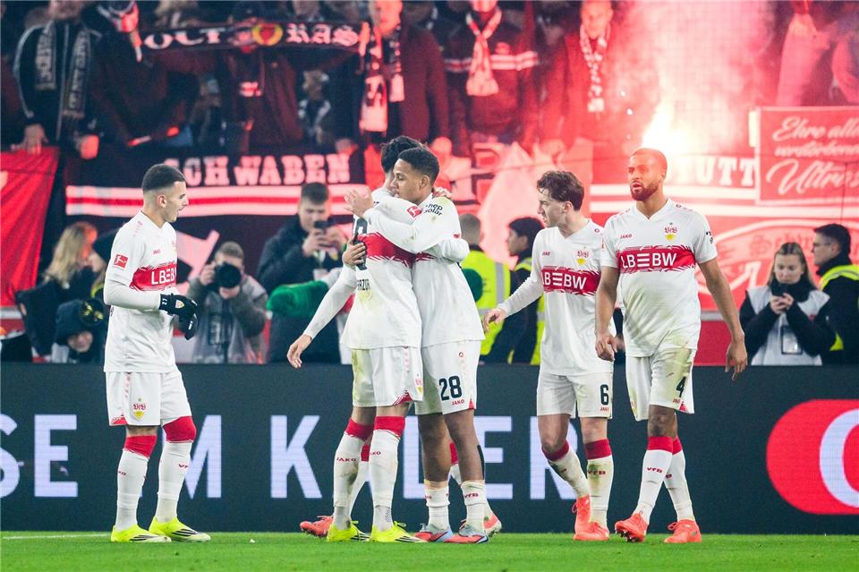 Später Stuttgarter Siegtorschütze: Nikolas Nartey (M.).Tom Weller/dpa