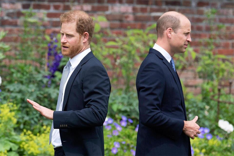 Spätestens seit der Veröffentlichung der Autobiografie Harrys „Spare“ scheint das Tischtuch zerschnitten. (Archivfoto)Dominic Lipinski/Pool PA via AP/dpa