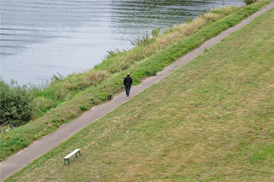 Spätsommer war gestern. Es bleibt wechselhaft in Baden-Württemberg.Uwe Anspach/dpa