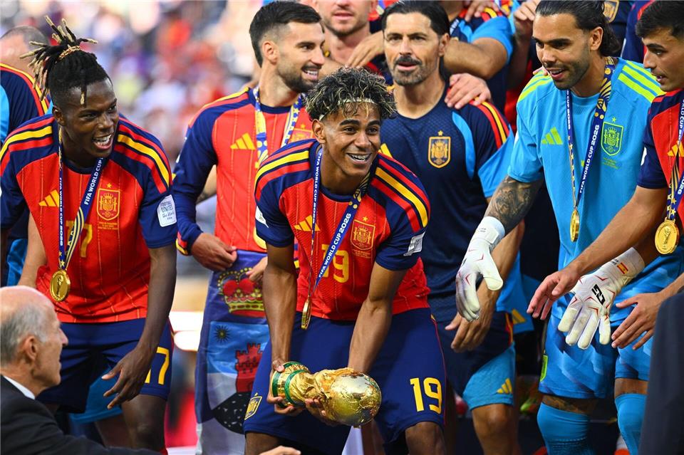 Spanien ist für den designierten Bundestrainer Klopp die Benchmark im Welt-Fußball - über den Titelgewinn hinaus. Tom Weller/dpa