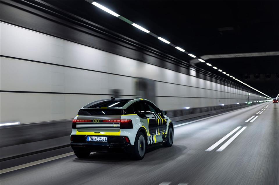 Sparen beim Fahren: Wer ein paar Tipps beherzigt, dürfte in der Praxis auch ein wenig näher an die Normreichweiten der Hersteller kommen.Audi AG/dpa-tmn