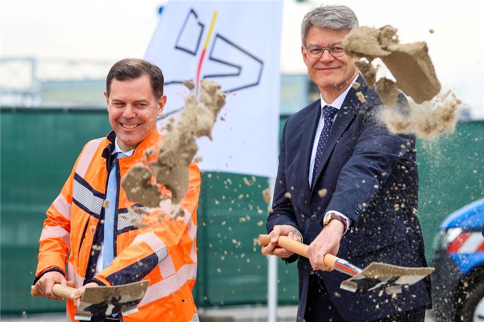 Spatenstich für den A59-Ausbau mit Bundesverkehrsminister SchniederChristoph Reichwein/dpa