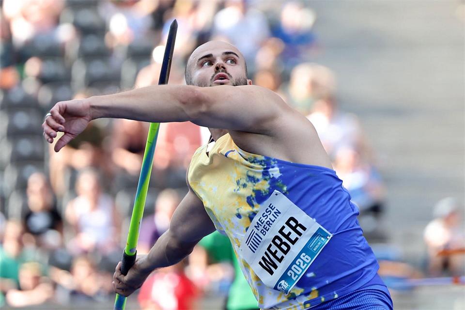 Speerwerfer Julian Weber gewann beim Istaf in Berlin zum fünften Mal in Folge.Andreas Gora/dpa