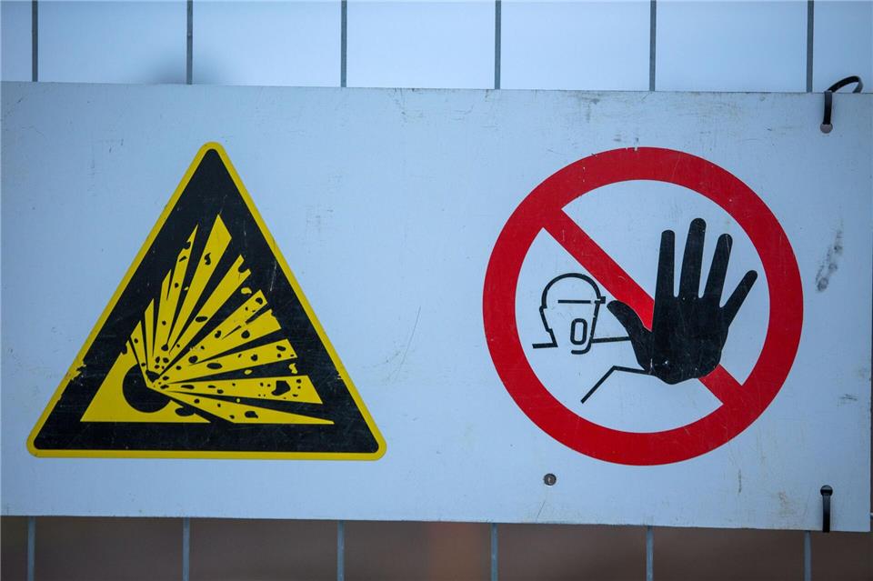 Spezialisten machten die Chemikalien unschädlich. (Symbolbild)picture alliance / dpa
