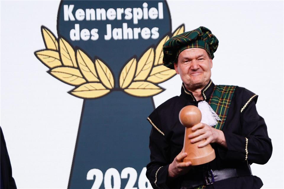 Spiele-Autor Reiner Knizia hat für „Rebirth“ die Auszeichnung in der Kategorie „Kennerspiel des Jahres“ gewonnen.  Carsten Koall/dpa