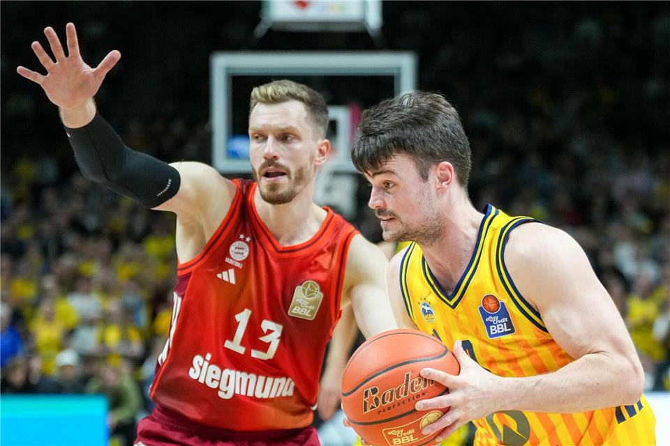 Spielen sie bald in der NBA Europe gegeneinander? Bayerns Andreas Obst (links) und Alba-Profi Jonas Mattisseck. (Archivfoto)Soeren Stache/dpa