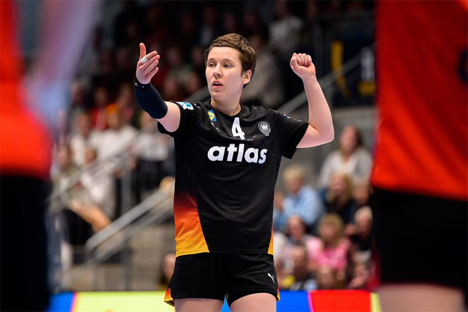 Spielmacherin Alina Grijseels steht der DHB-Auswahl wieder zur Verfügung. (Archivbild)Marco Wolf/dpa