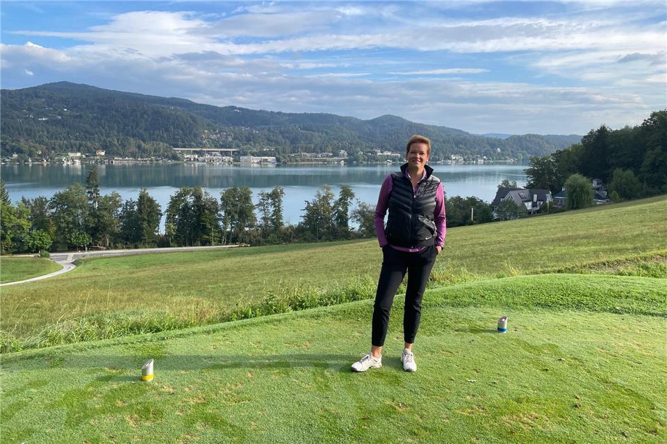 Spielt seit zehn Jahren Golf auf dem Rekener Uhlenberg, engagiert sich aber auch politisch in ihrer Heimat Raesfeld: Nicole Ostendorf.