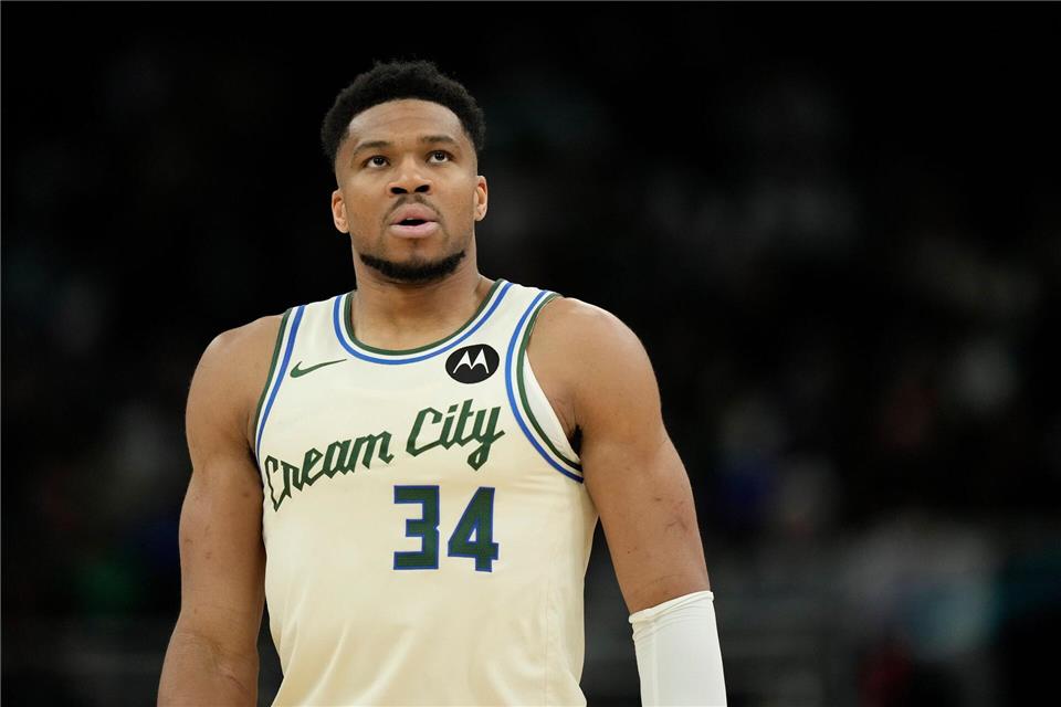 Spielte bisher immer für Milwaukee: Giannis Antetokounmpo. (Archivbild)Aaron Gash/AP/dpa