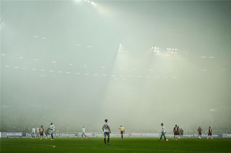 Spielunterbrechung in Hannover.Swen Pförtner/dpa