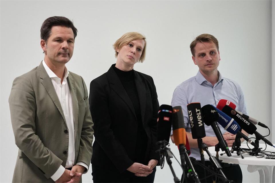 Spitzenpolitiker von Linke, Grünen und SPD in Berlin informieren über den Stand der Sondierungen zur Regierungsbildung. Sven Kaeuler/dpa