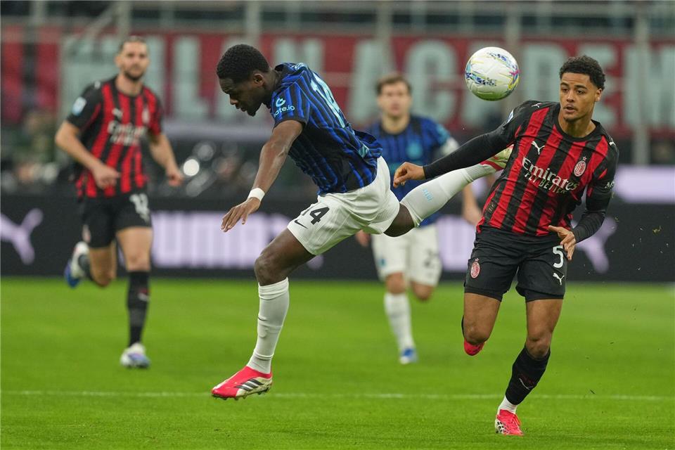 Spitzenreiter Inter tat sich lange Zeit schwer im Derby.Antonio Calanni/AP/dpa