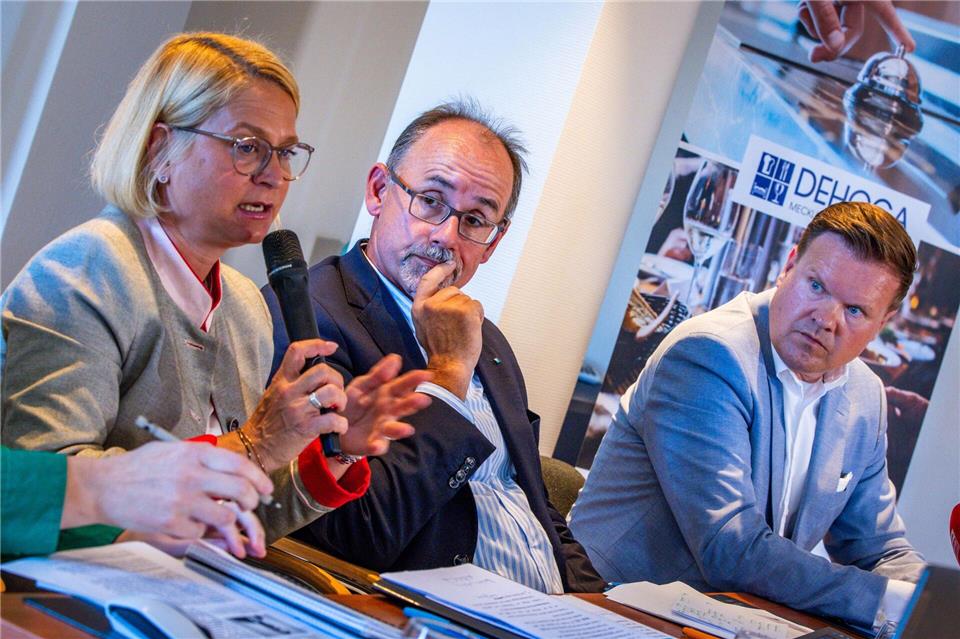Tourismusbranche in MV zieht positives Zwischenfazit Spitzenvertreter des Tourismus in Mecklenburg-Vorpommern blicken auf eine bislang weitgehend gute Saison. Jens Büttner/dpa