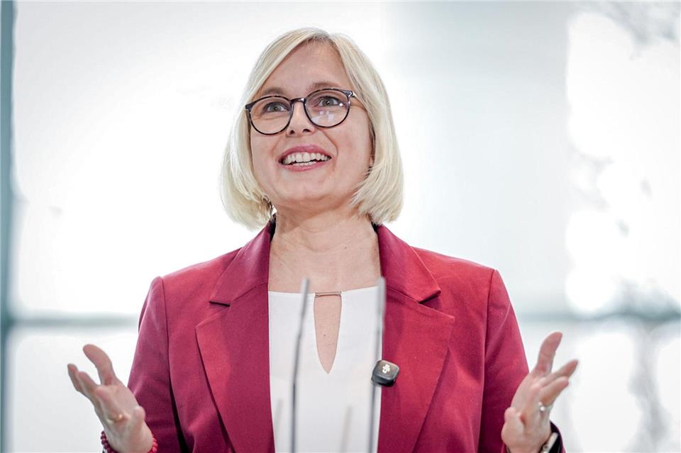 Sport-Staatsministerin Christiane Schenderlein will die Medaillenkrise des deutschen Sports stoppen.Kay Nietfeld/dpa