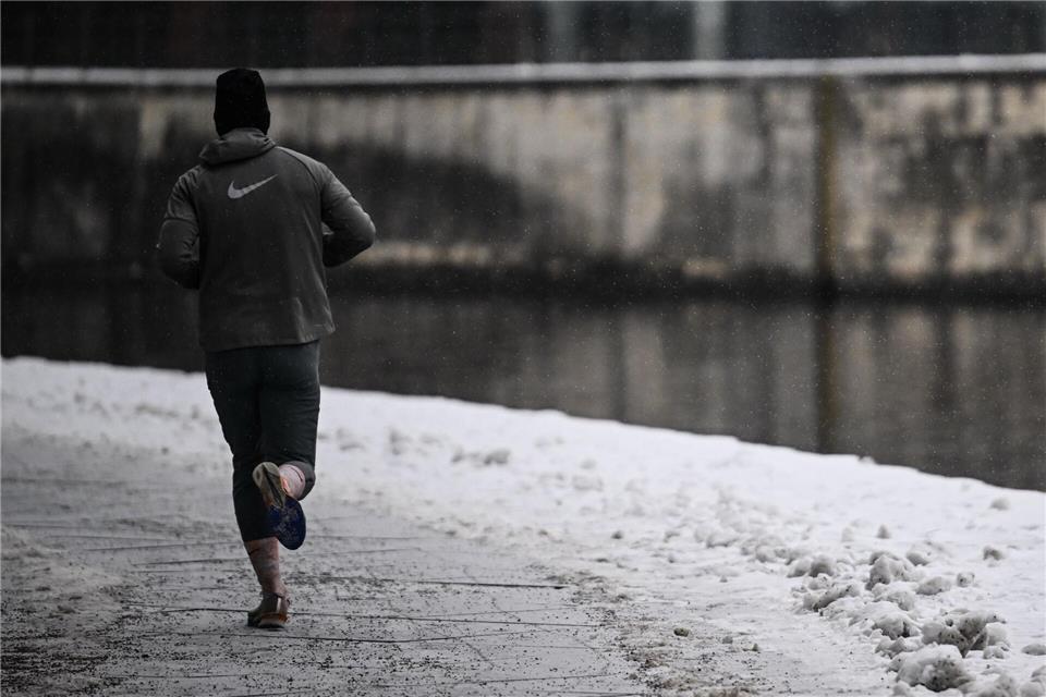 Sport hilft – auch gegen das Frieren.Britta Pedersen/dpa