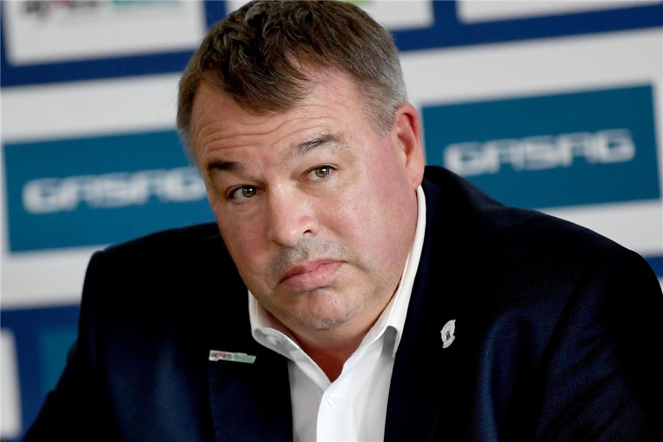 Sportdirektor Stéphane Richer muss bei den Eisbären Berlin derzeit große Personalprobleme bewältigen. (Archivbild)Britta Pedersen/dpa-Zentralbild/dpa