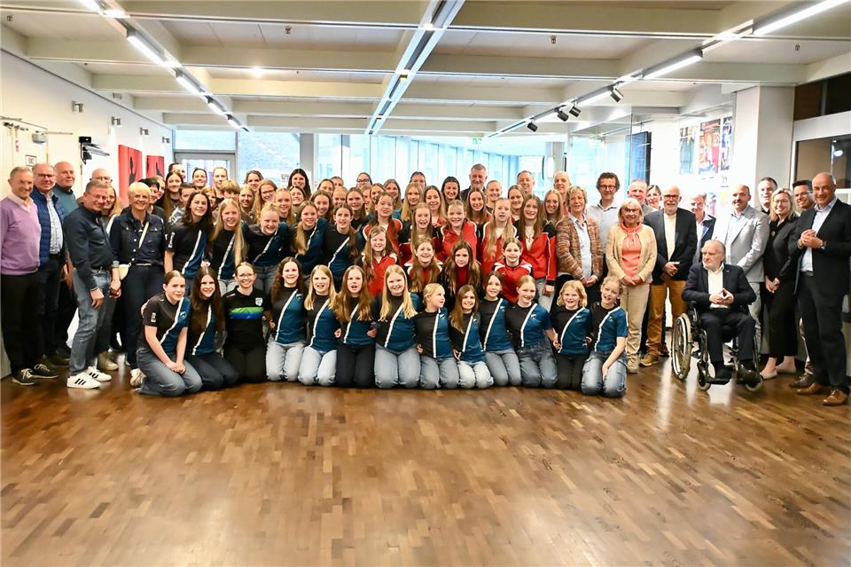 Sportlerehrung der Stadt Borken am Montagabend im Vennehof: Gold, Silber und Bronze für 73 Sportler, nach der Ehrung mit Trainern, Verantwortlichen und Sponsoren.