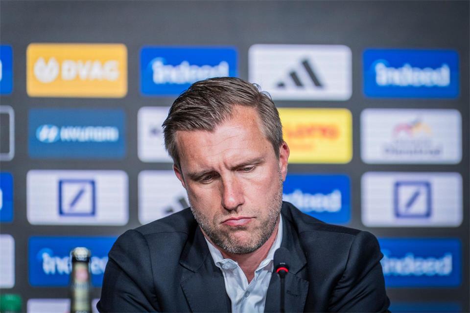 Sportvorstand Markus Krösche ist auf dem Transfermarkt gefordert. (Archivbild)Andreas Arnold/dpa
