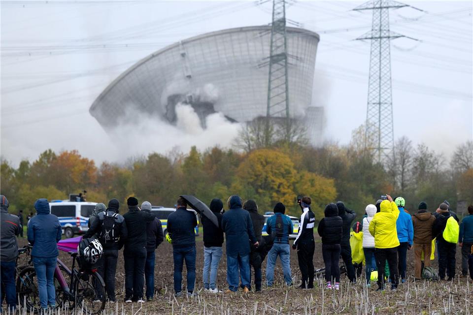 Bilder des Tages  Sprengung Kühltürme Kernkraftwerk GundremmingenSven Hoppe/dpa