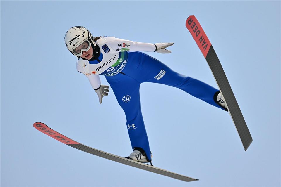 Springt bei der WM: Tina Erzar.Hendrik Schmidt/dpa