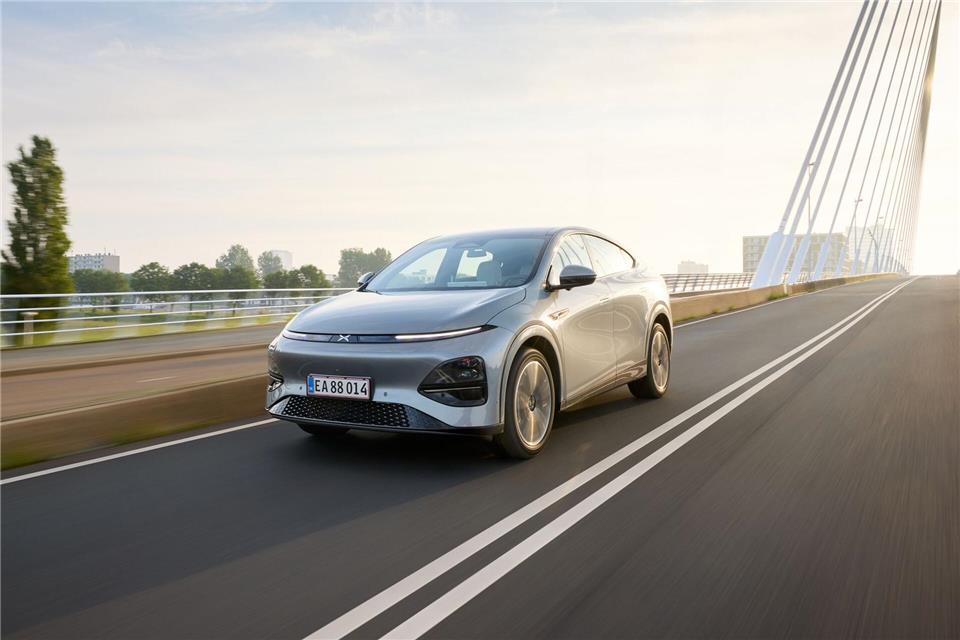 Der Nächste, bitte: Wie der Xpeng G6 gegen Tesla Y antritt Ssssaus: Der Xpeng G6 zieht in seiner schnellsten Version auf maximal 200 Sachen.Xpeng/dpa-tmn