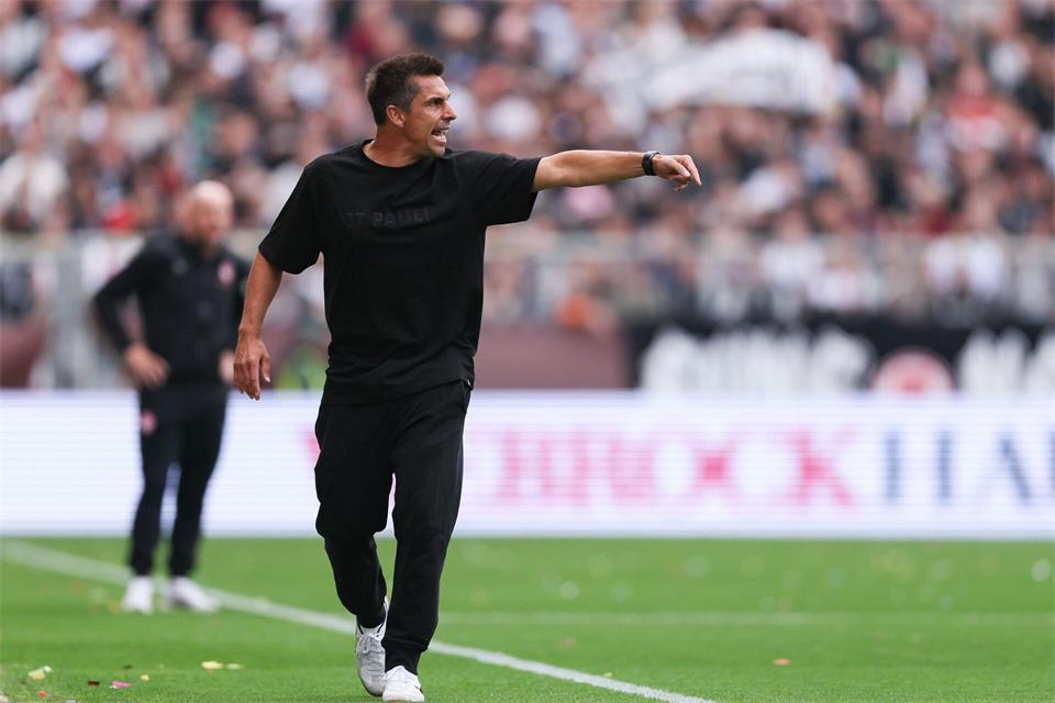 St. Paulis Trainer Marcel Rapp ist unzufrieden. Selim Sudheimer/dpa