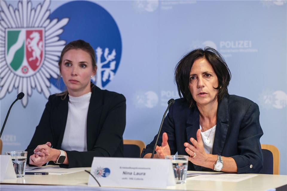 Polizei rollt ungeklärten Kindermord nach 39 Jahren neu auf Staatsanwältin Miriam Polk und Nina Laura, die stellvertretende Leiterin der Mordkommission, sprechen auf einer Pressekonferenz.Oliver Berg/dpa