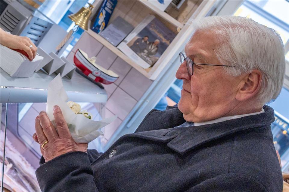 Staatspräsidenten anderer Länder haben den Bismarckhering aus Stralsund auch schon probiert.Jens Büttner/dpa