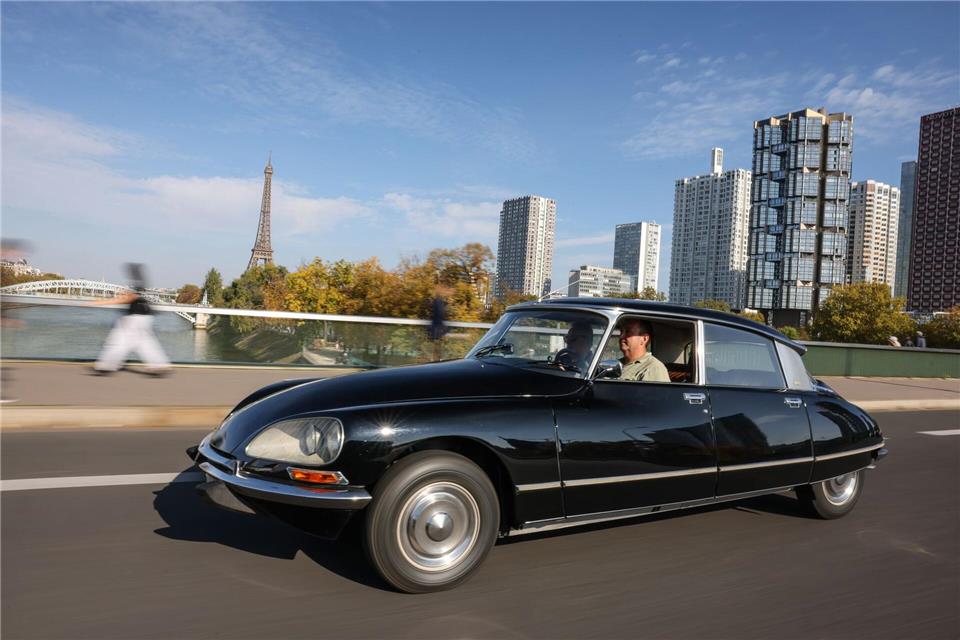 Stadtrundfahrt in...nun, Sie sehen selbst - hier scheint sich la Déesse besonders wohlzufühlen.Greg Jongerlynck/Citroën/dpa-tmn